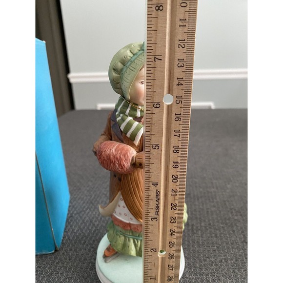 Vintage Holly Hobby “Girl Skating” Hand Painted Porcelain Figurine IOB - Picture 7 of 8